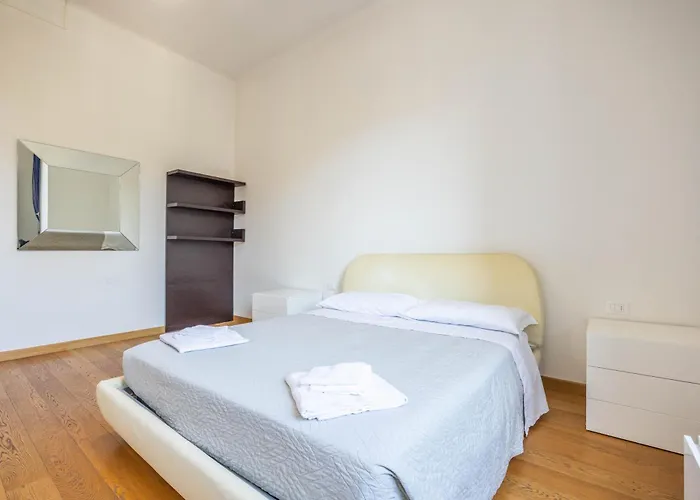 Albertoni Holidays, By Short Holidays