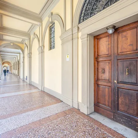 Albertoni Holidays, By Short Holidays