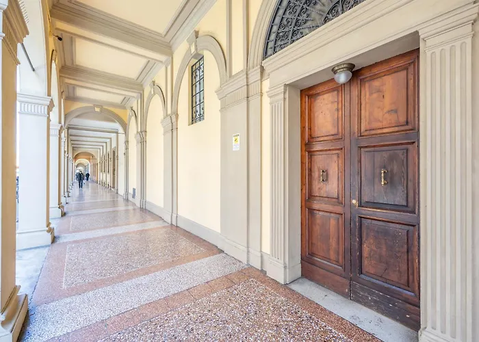 Albertoni Holidays, By Short Holidays