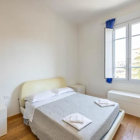 Albertoni Holidays, By Short Holidays Appartement *